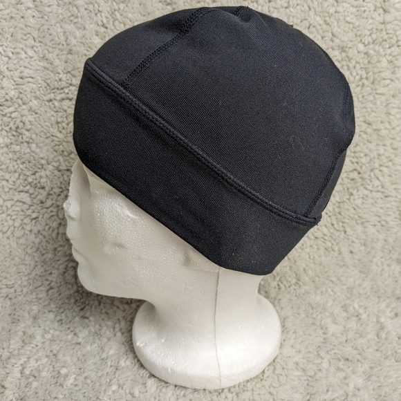 Lululemon Brisk Run Toque All  black In GREAT used condition - Picture 2 of 6
